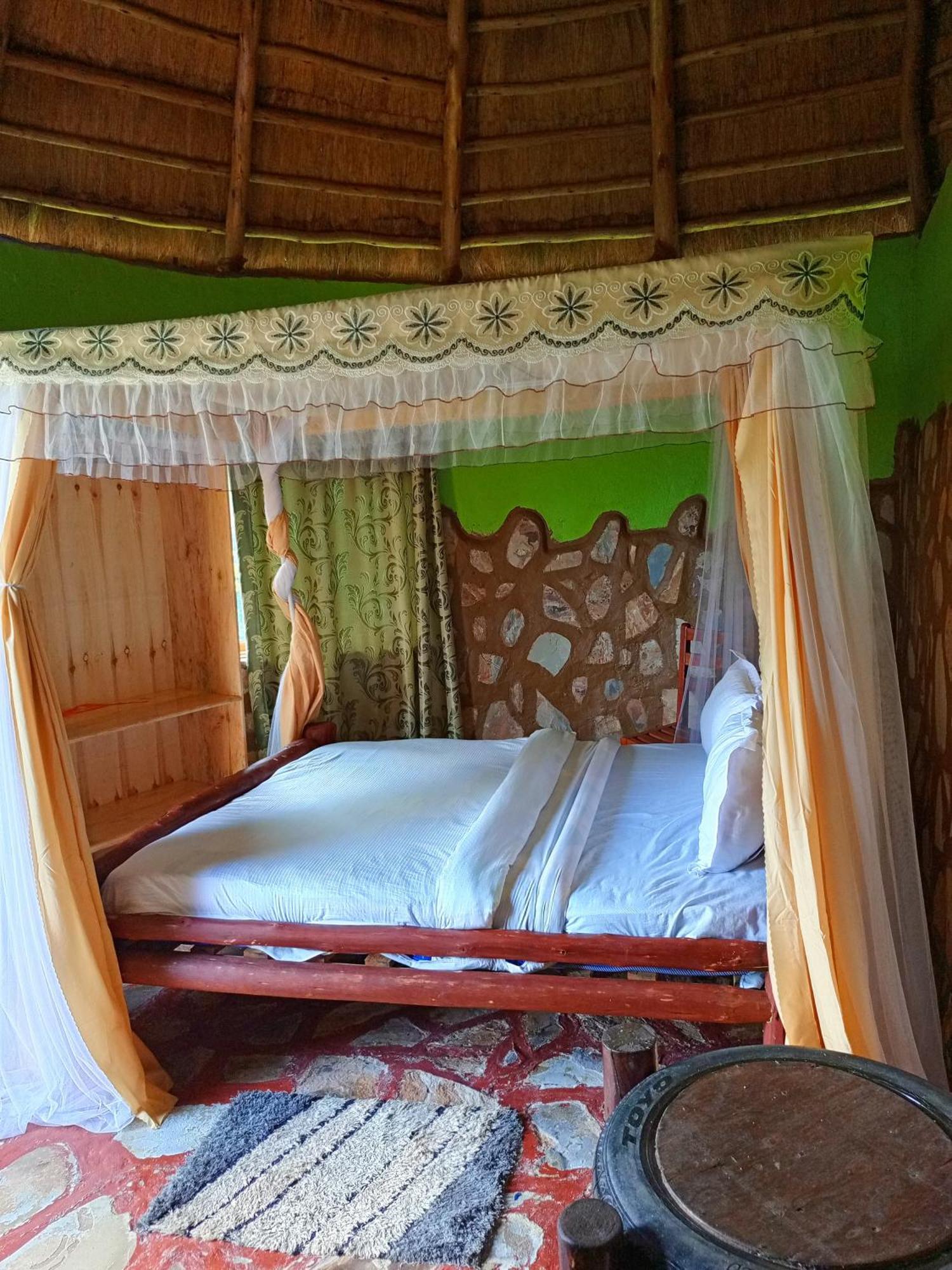 Paradise Eco-Hub Kabale Buitenkant foto