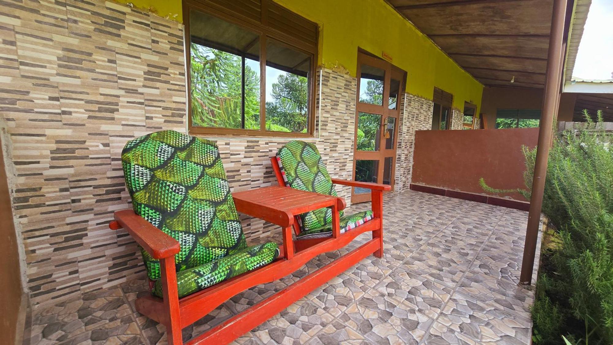Paradise Eco-Hub Kabale Buitenkant foto